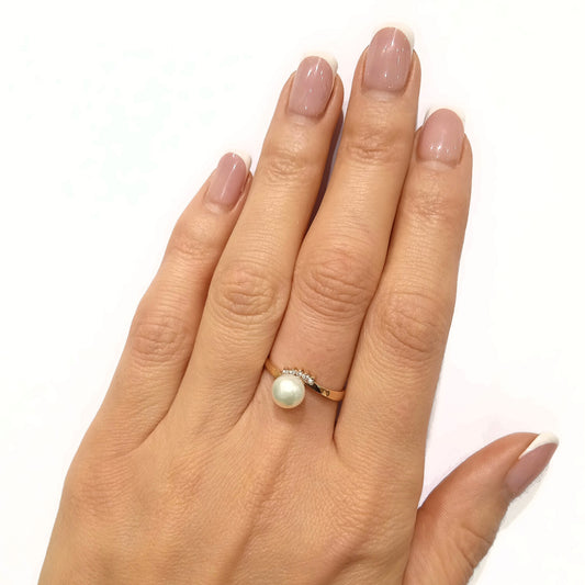 Auksinis žiedas su perlu Kolje