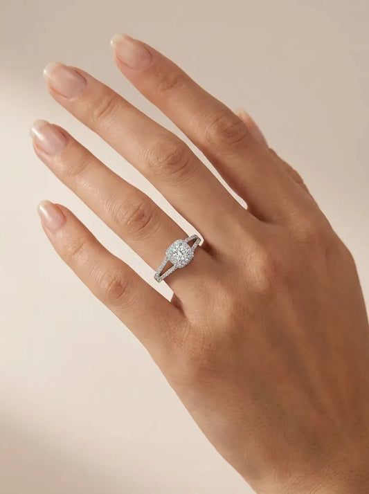 Auksinis žiedas su cirkoniais 2,44 g (18 dydis)