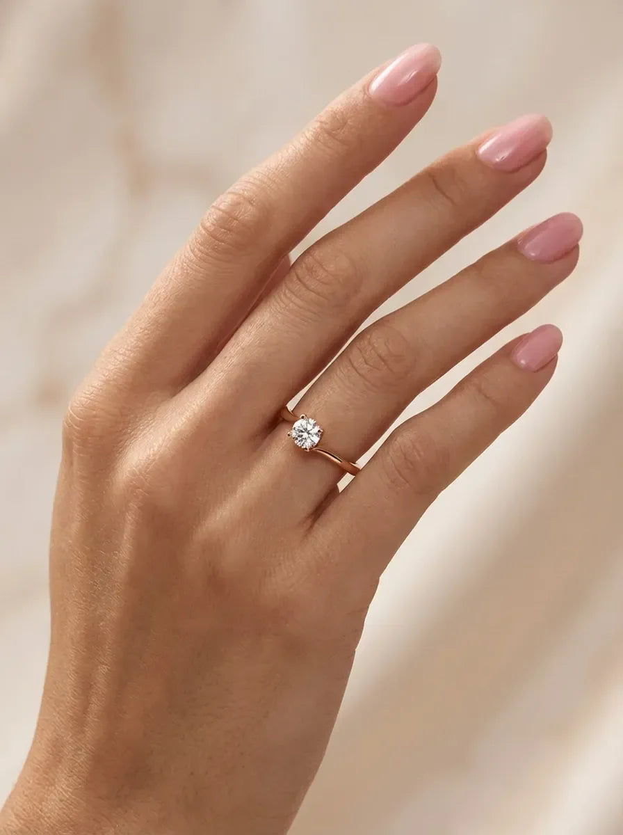 585 prabos auksinis žiedas su cirkoniu 1.85 g