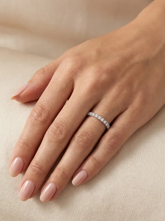 Balto aukso žiedas su cirkoniais 2,08 g (18,5 dydis)