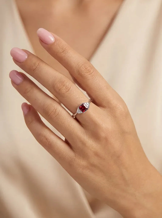 Balto aukso žiedas su cirkoniais 2,81 g (20 dydis)