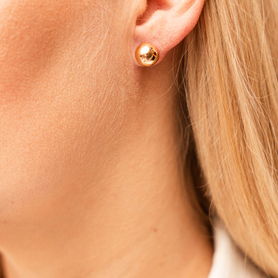 Zelta auskari tiešsaistē Jūsu ērtībām.