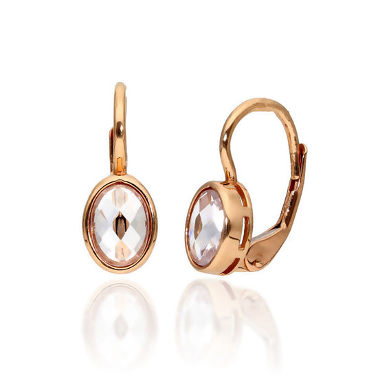 Zelta auskari tiešsaistē ir lieliska ideja dāvanai.