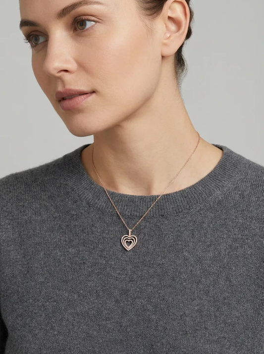 Pendant with diamonds