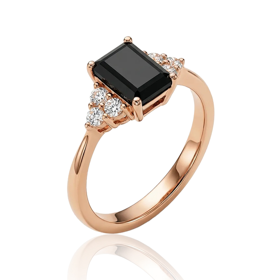 Auksinis žiedas su juodu akmeniu