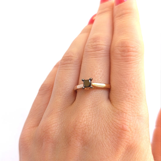 Žiedas su deimantu 0.48ct Kolje