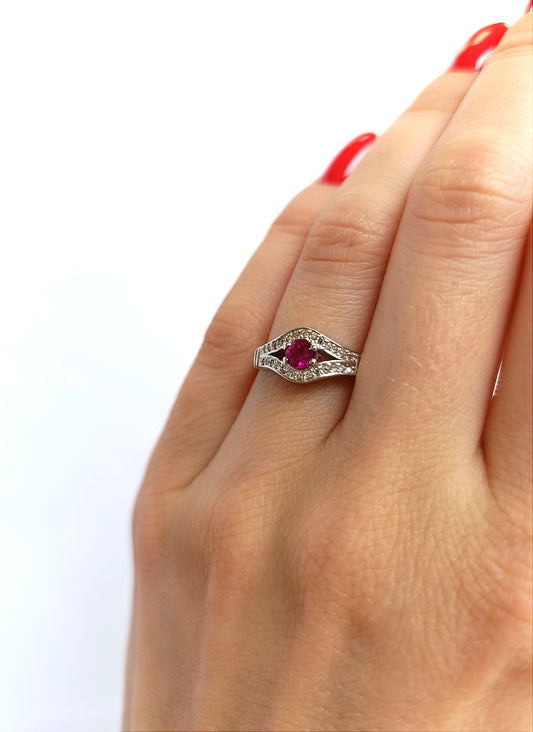 Žiedas su rubinu ir deimantais 0.156ct Kolje