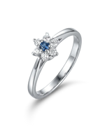 Balto aukso žiedas su mėlynu cirkoniu 16 dydis