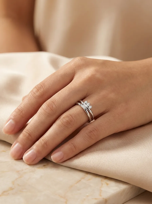 Moteriškas balto aukso žiedas