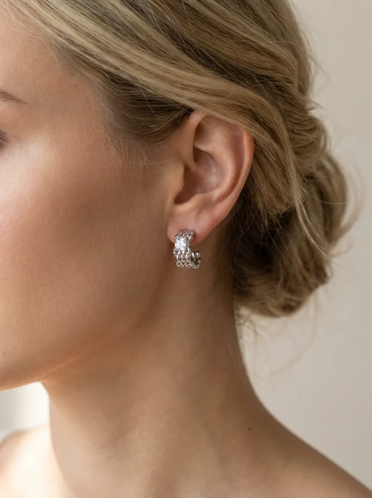 Išskirtinio dizaino sidabriniai auskarai su cirkoniais