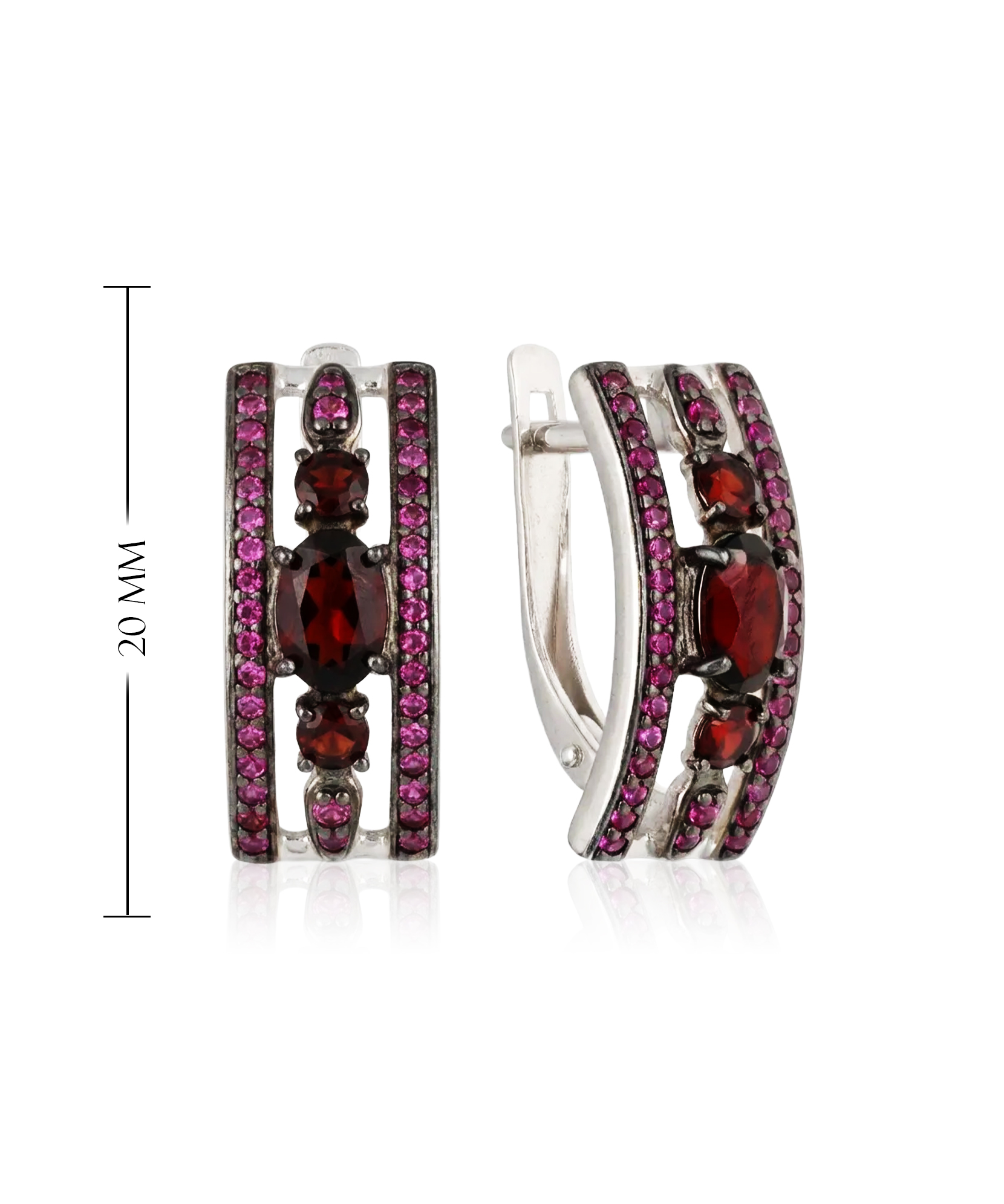 sidabriniai auskarai su raudonais akmenimis