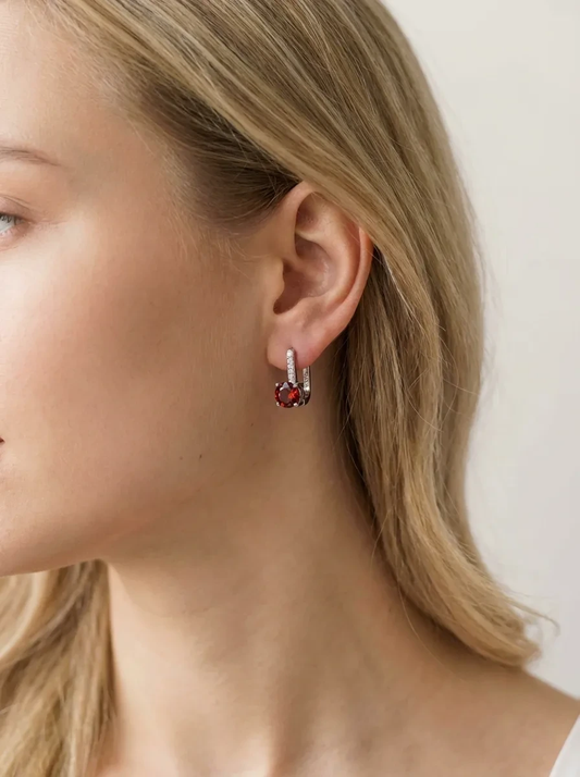 925 sidabro auskarai su apvaliu raudonu akmeniu