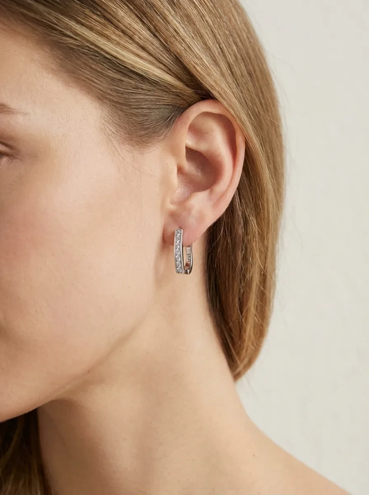 925 sidabro auskarai su vertikaliai išdėstytais cirkoniais