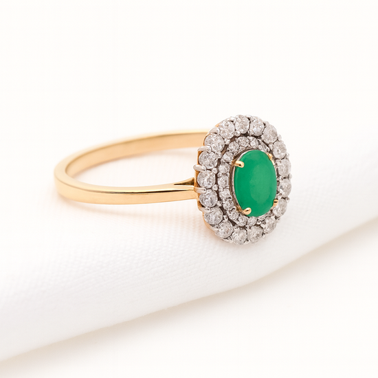 Briliantų halo ir smaragdas iš arti – juvelyrikos detalės