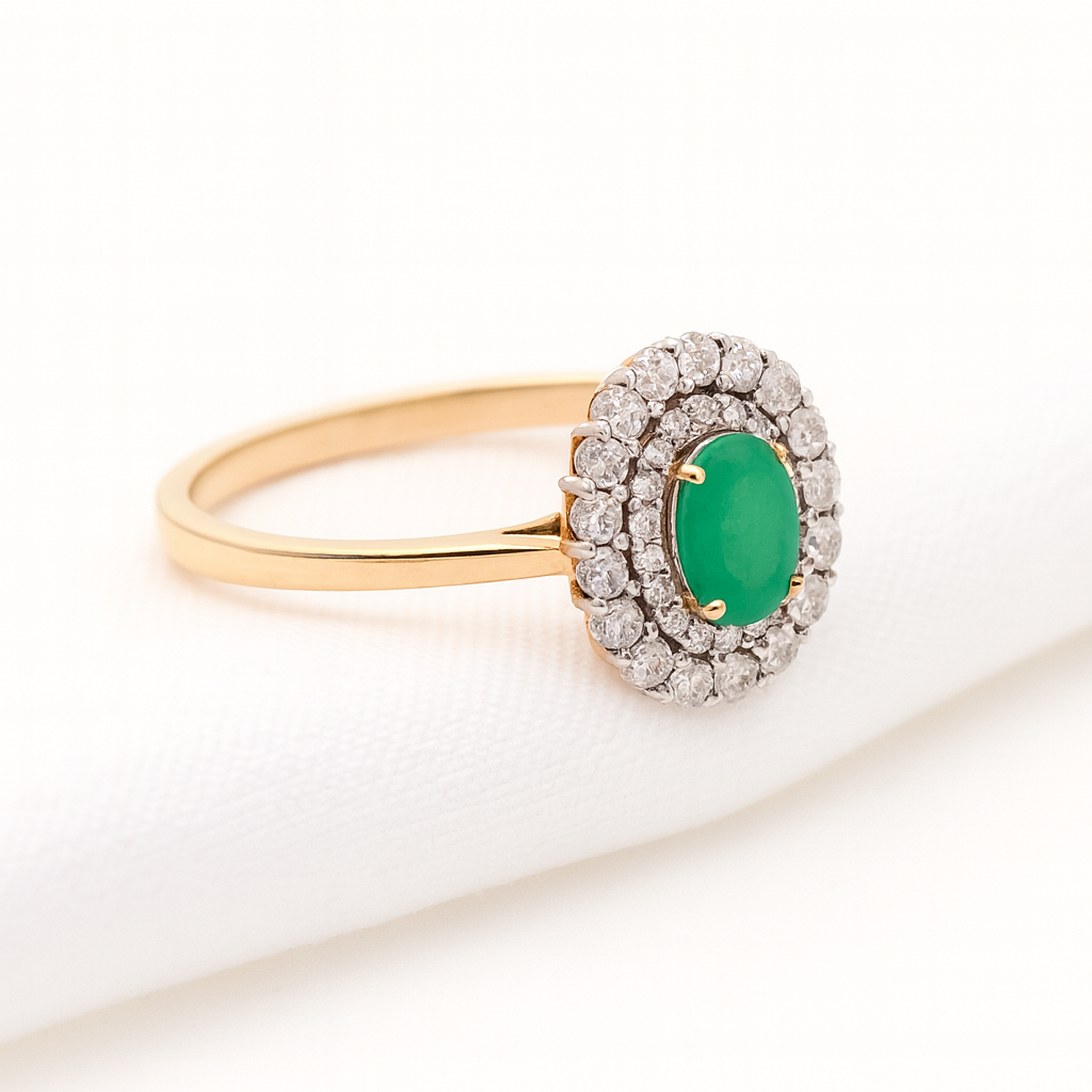 Briliantų halo ir smaragdas iš arti – juvelyrikos detalės