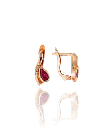 Auksiniai auskarai su lašo formos rubinu