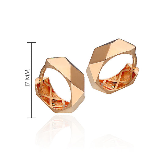 Kampuoti modernūs auskarai