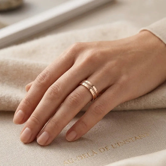 Moteriškas aukso žiedas