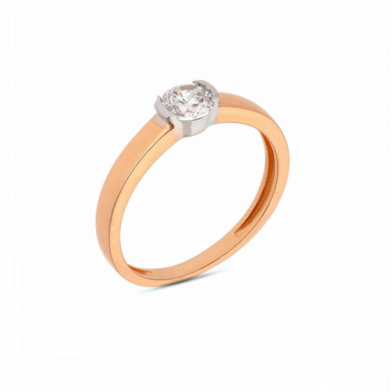 Auksinis žiedas su šviesiu cirkoniu