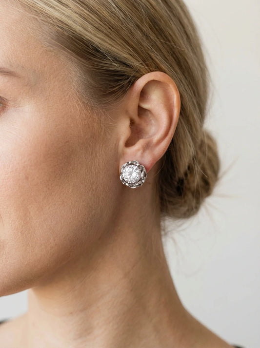 Sidabriniai auskarai su cirkoniu, grandininio rėmelio dizaino