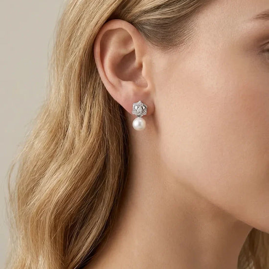 perliniai auskarai gėlės formos