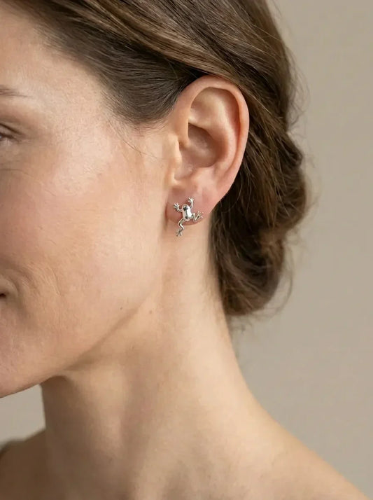 sidabriniai auskarai varlės formos