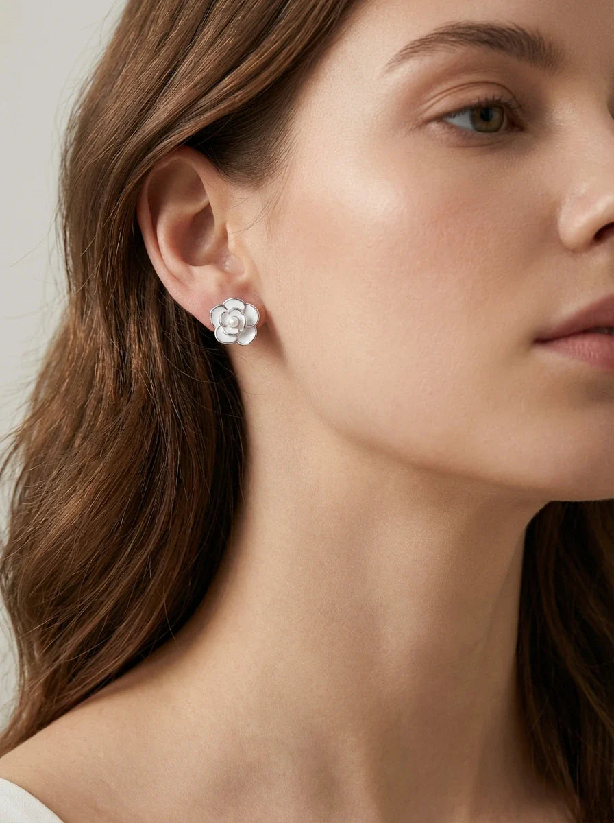 sidabriniai auskarai gėlės su perlu