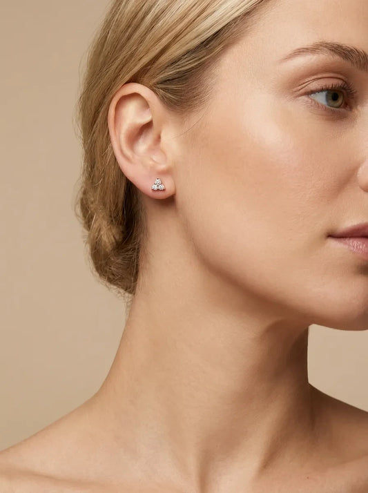 Gold earrings with diamonds