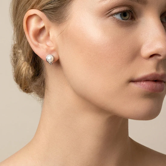 sidabriniai auskarai su perlais