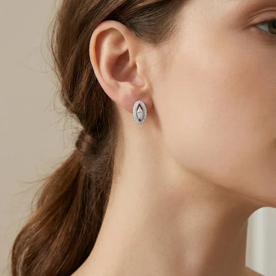 sidabriniai ovalo formos auskarai