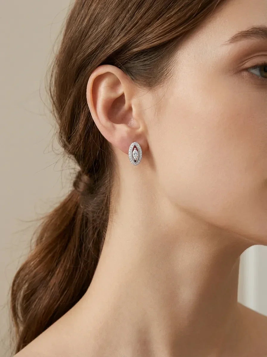 sidabriniai ovalo formos auskarai