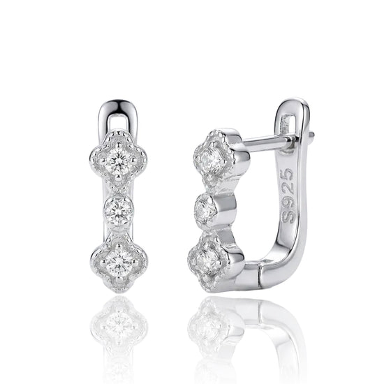 sidabriniai auskarai su trimis cirkoniais