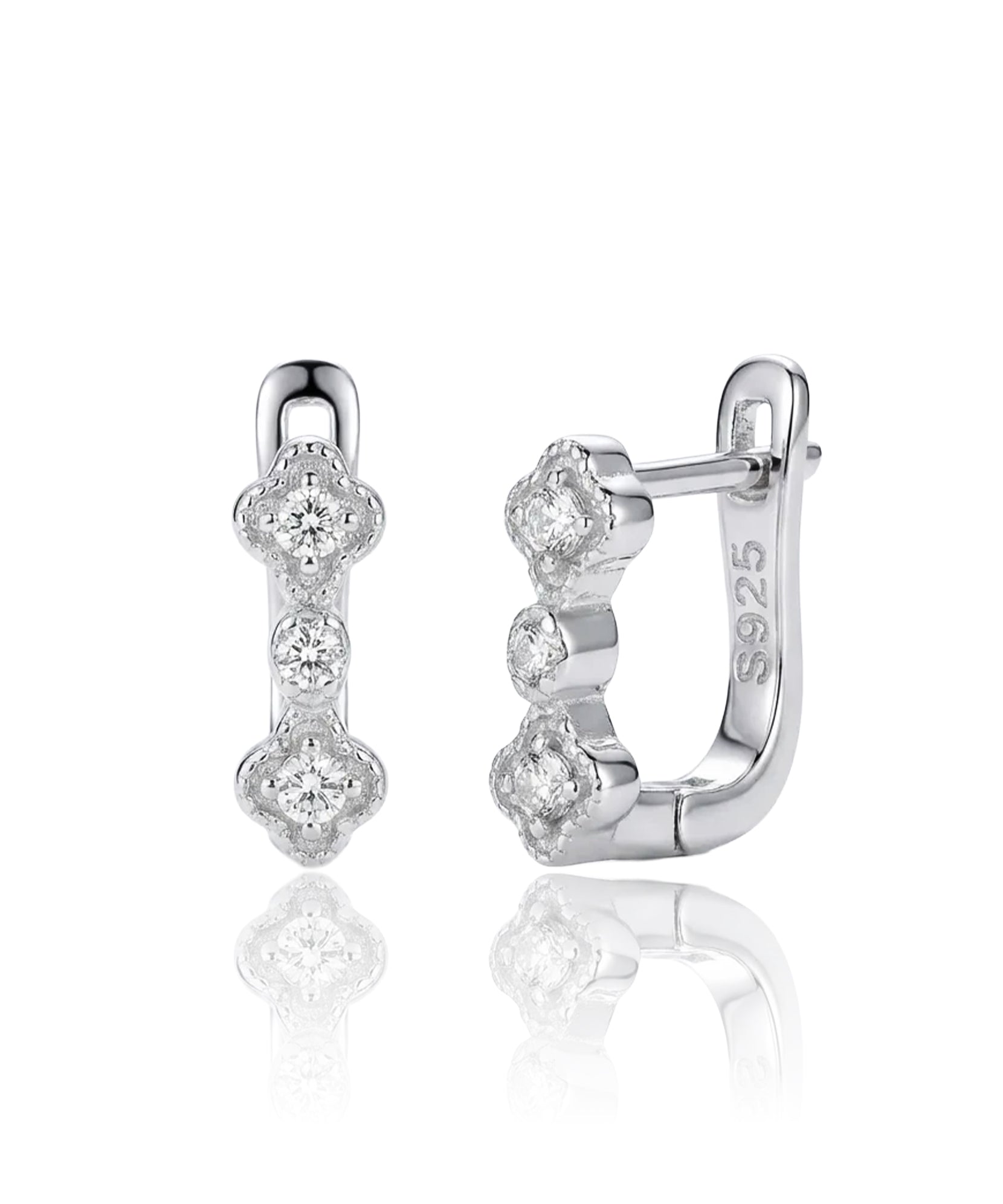 sidabriniai auskarai su trimis cirkoniais