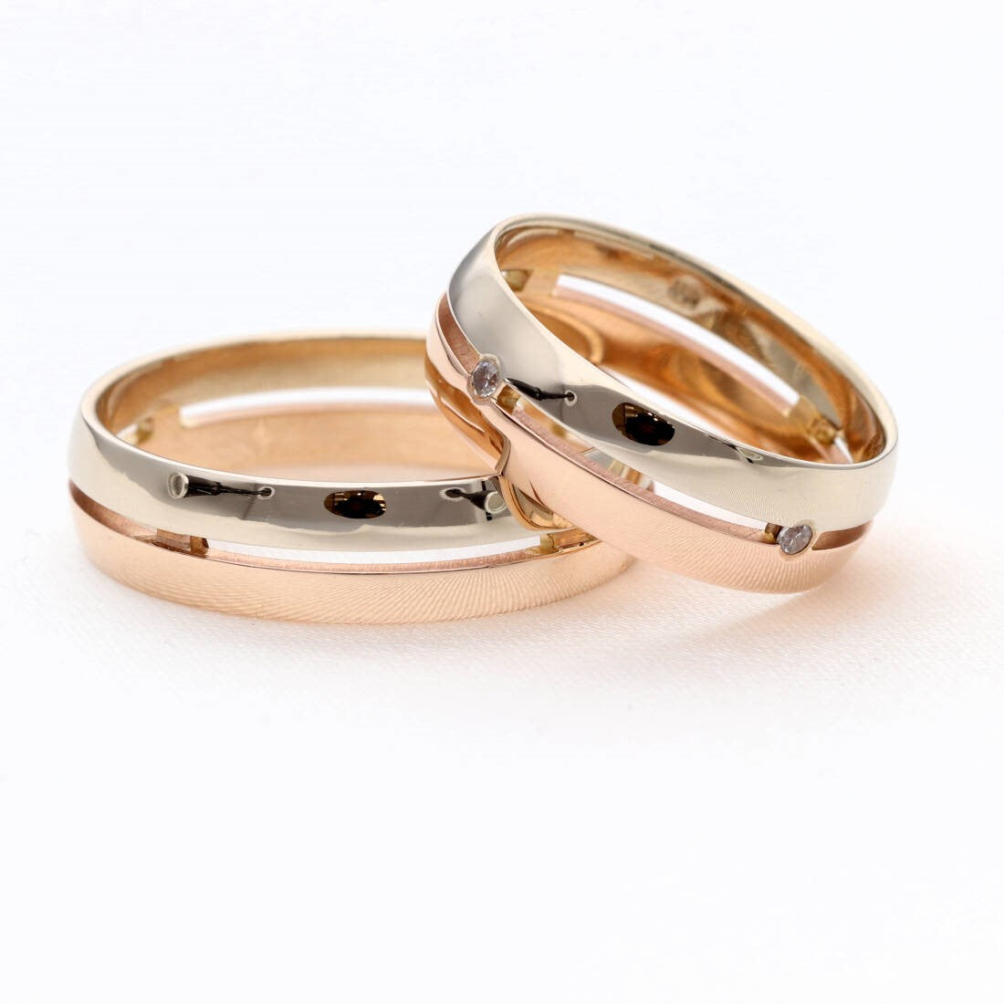 Dviejų spalvų vestuviniai žiedai, 6 mm, balto ir rožinio aukso perėjimas su taškiniais briliantais