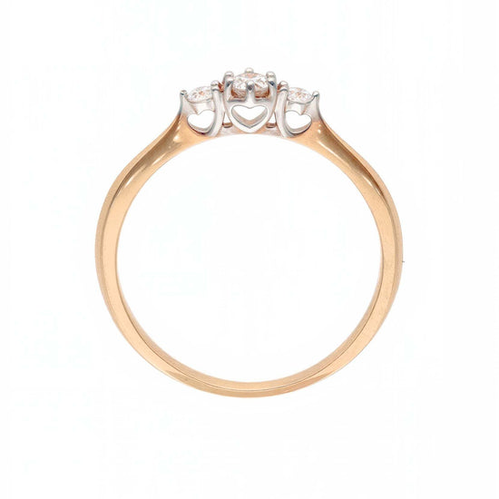 Elegants gredzens ar trim dimanta acīm