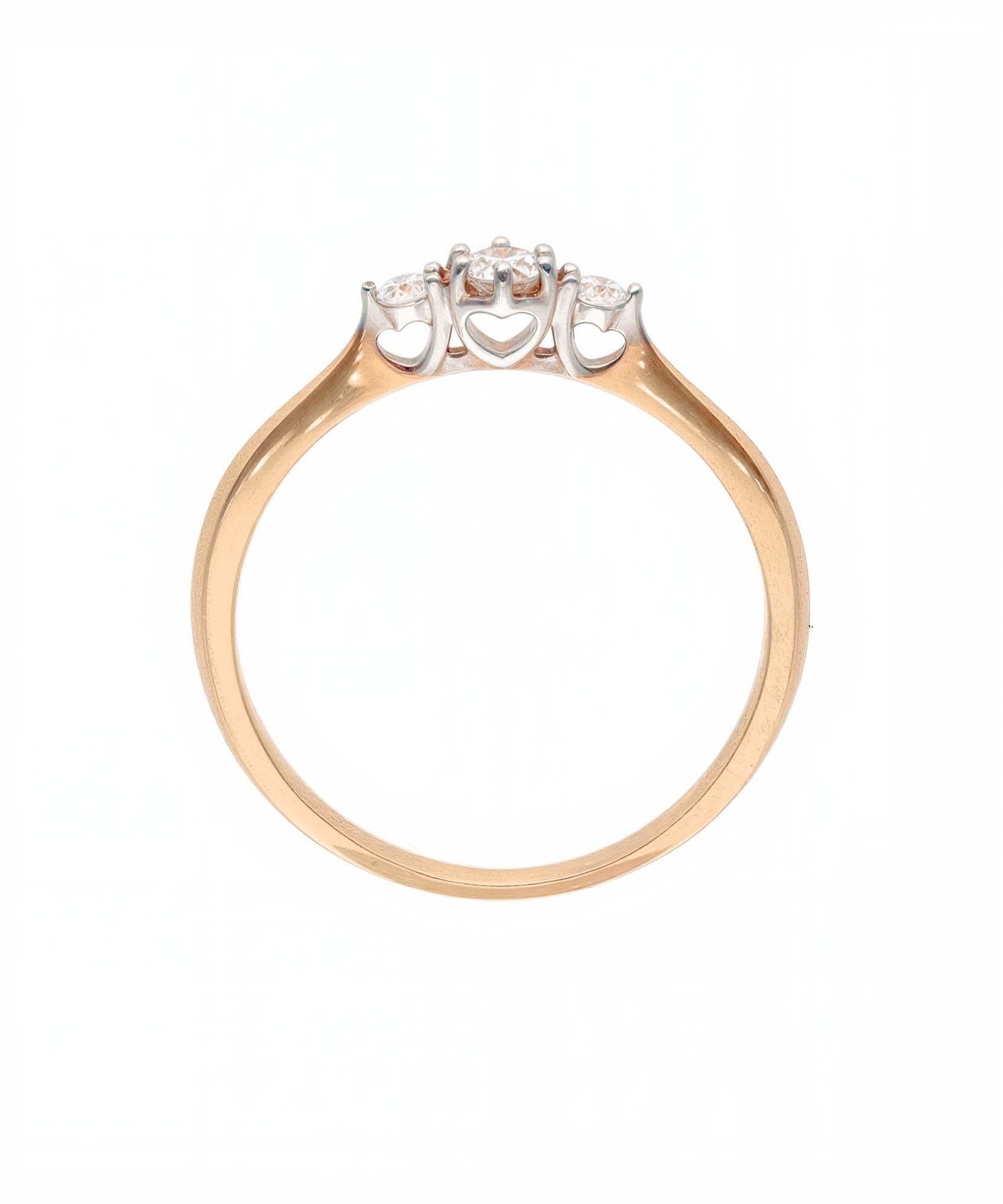 Elegants gredzens ar trim dimanta acīm