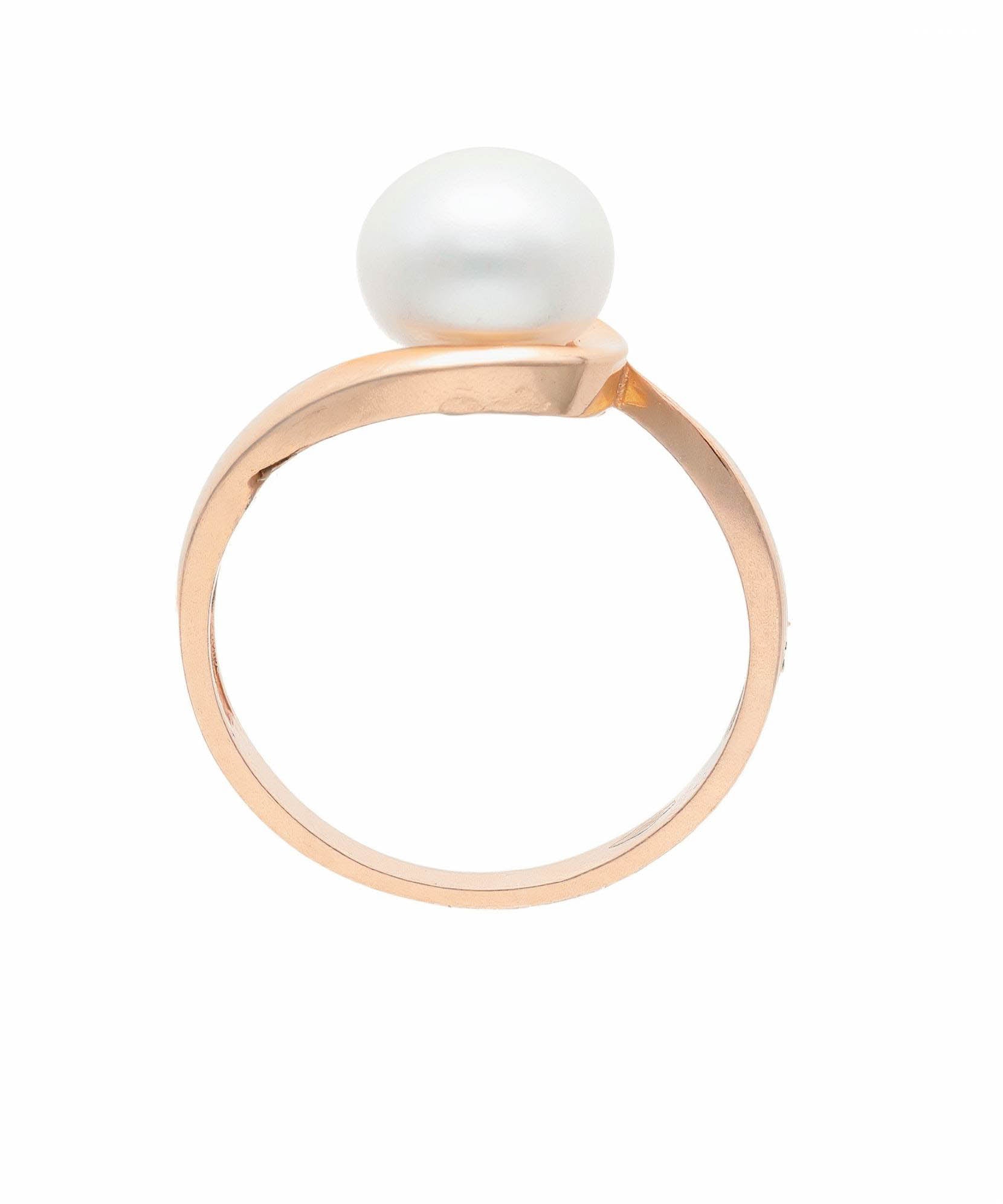 Stilīgs gredzens ar pērli un elegantu gredzena dizainu