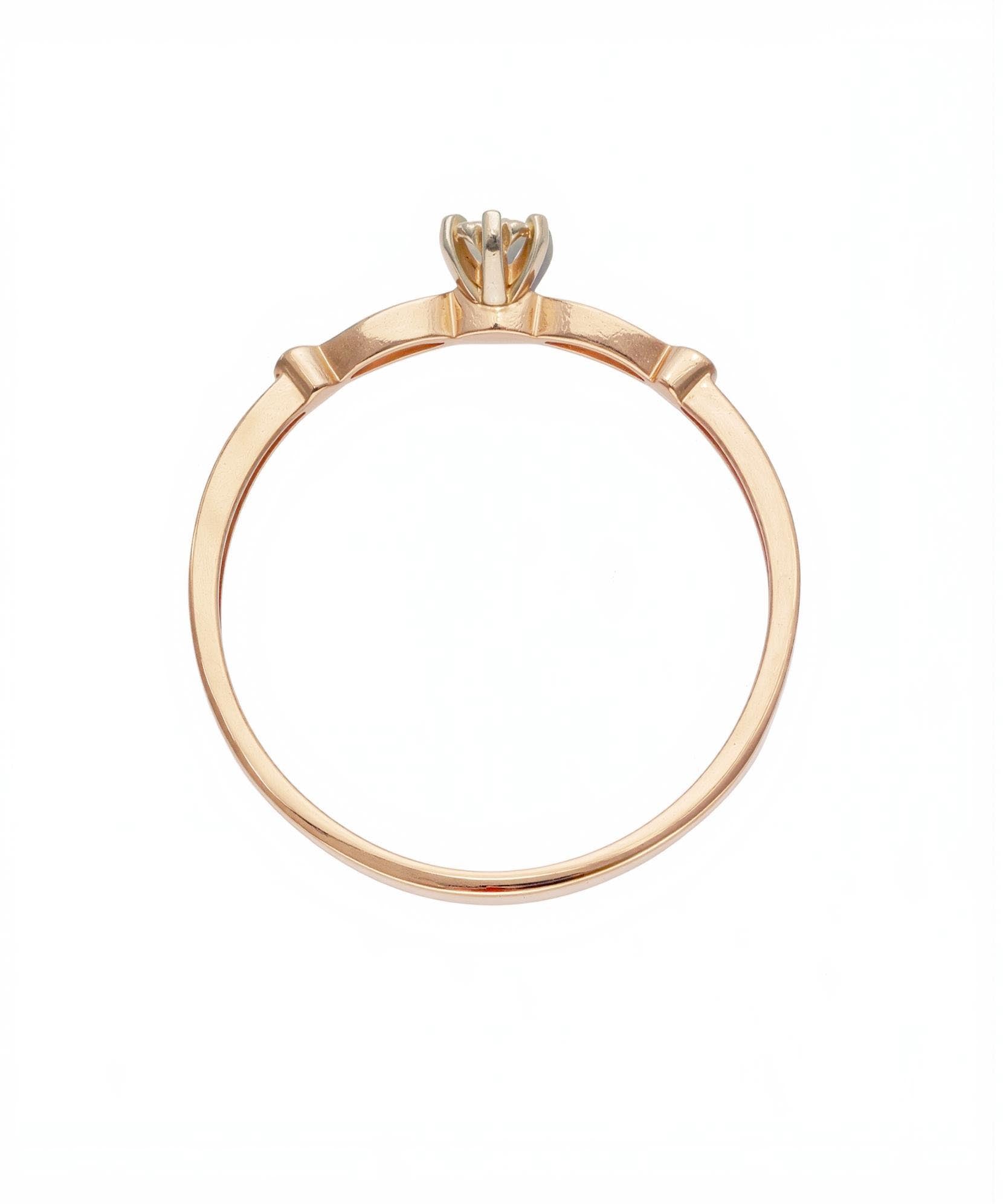 Klasikinis žiedas su briliantais ir moderniu dizainu