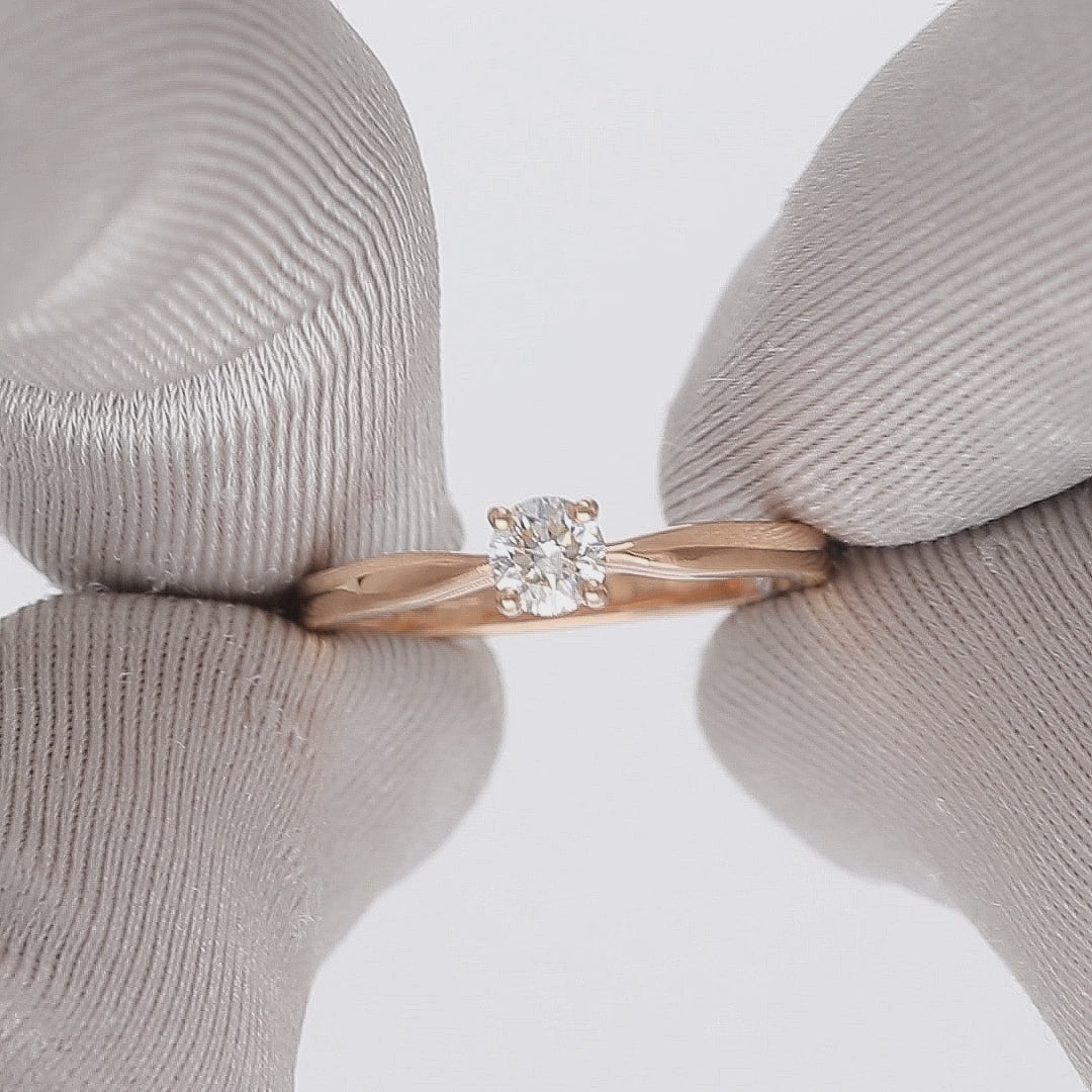 Klasikinis žiedas su briliantu