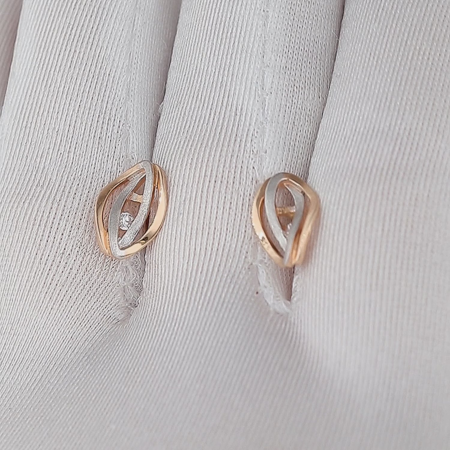 Elegantiški auskarai su cirkonio spindesiu