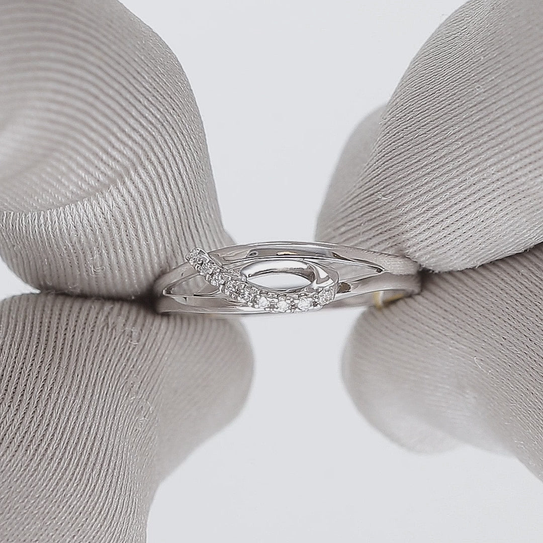 Auksinis žiedas 17.5 dydis su briliantais