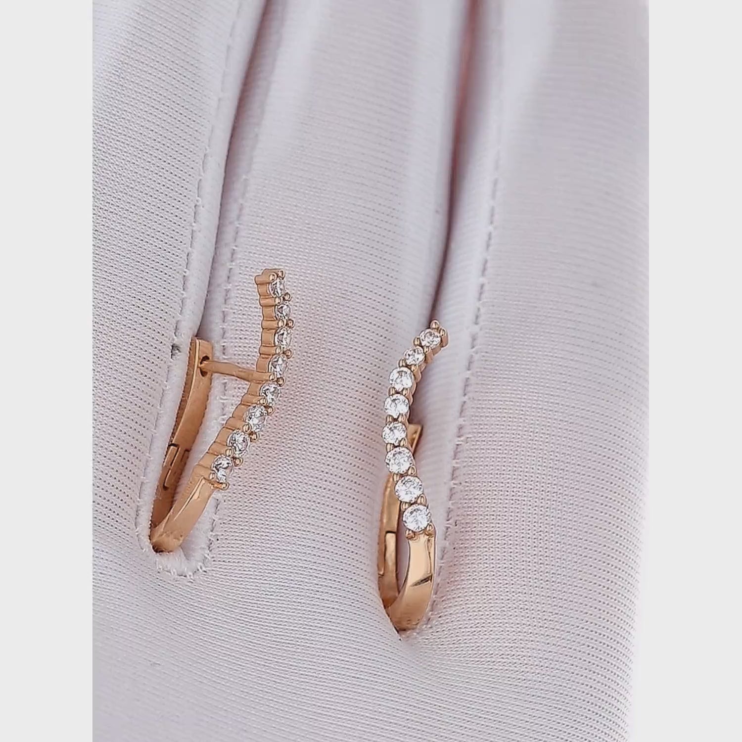 Auksiniai auskarai su cirkoniais