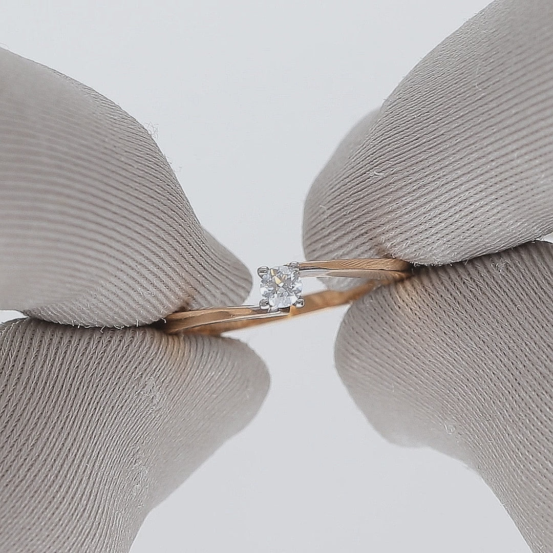 Moteriškas auksinis žiedas su cirkoniu 16.5 dydis