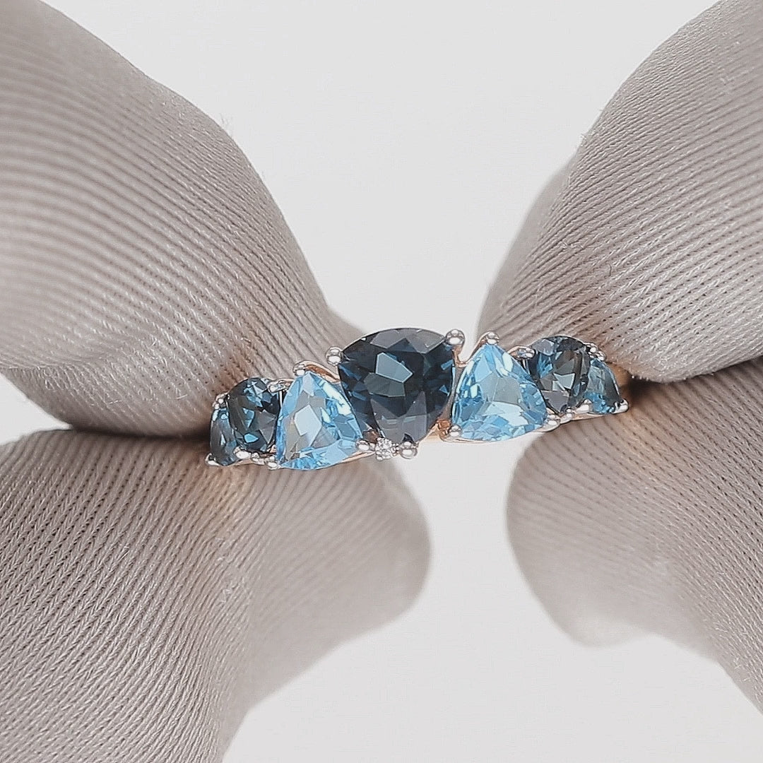 Unikalus auksinis žiedas su spalvotais akmenimis