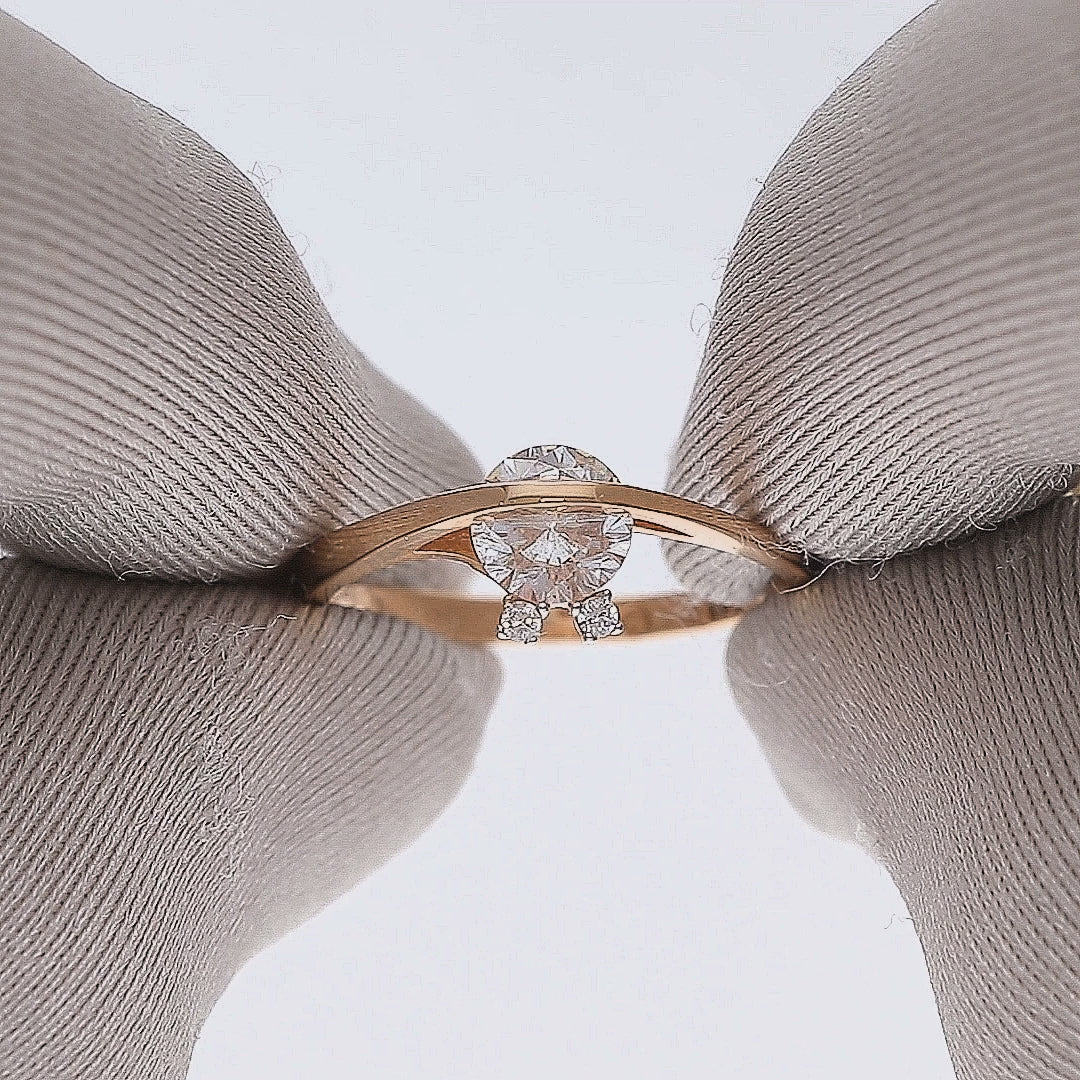 Auksinis žiedas su cirkoniais