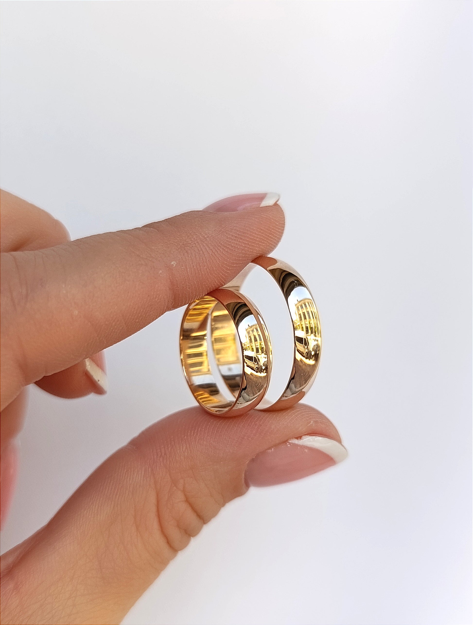 Pusapvalio profilio 585 aukso vestuviniai žiedai porai, poliruoti