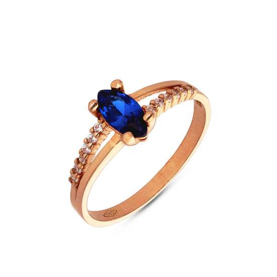 Raudono aukso žiedas su mėlynu cirkoniu ir šoninėmis akutėmis, klasikinis dizainas