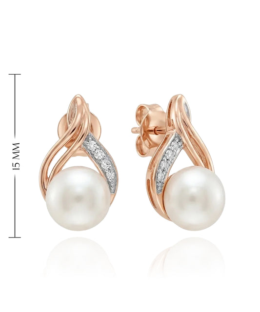 Earrings with pearls