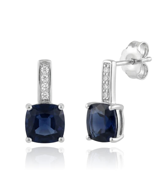 Earrings with diamonds