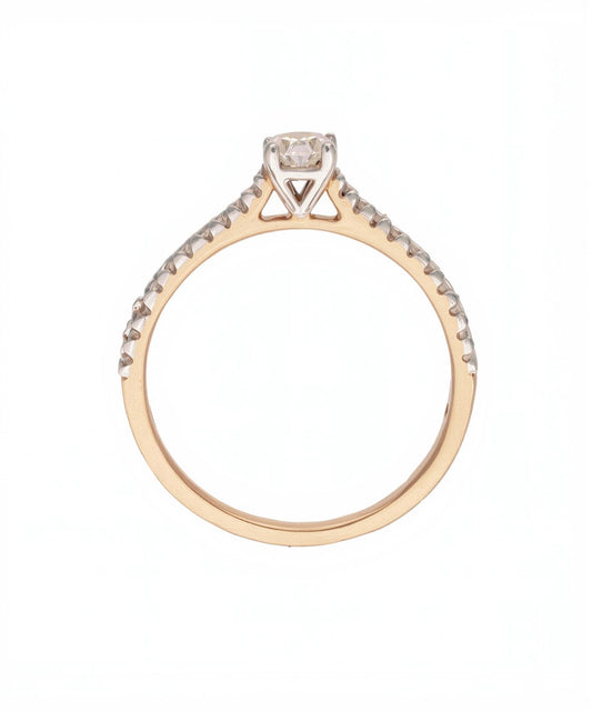 Žiedas su 0.4 ct deimantu ir šoniniais akmenimis